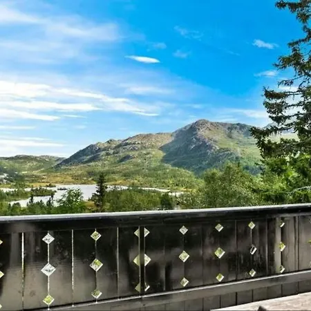 Vakantiehuis Log With Hot Tub In